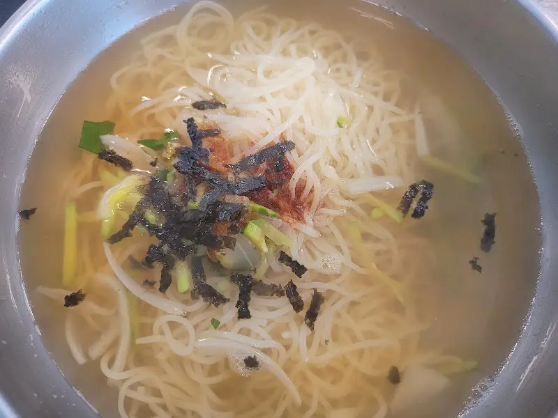 멸치국수