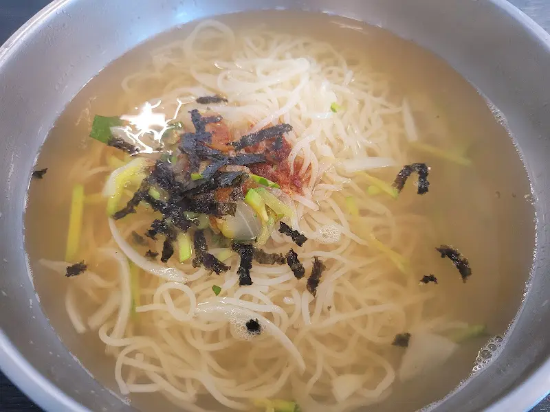 멸치국수