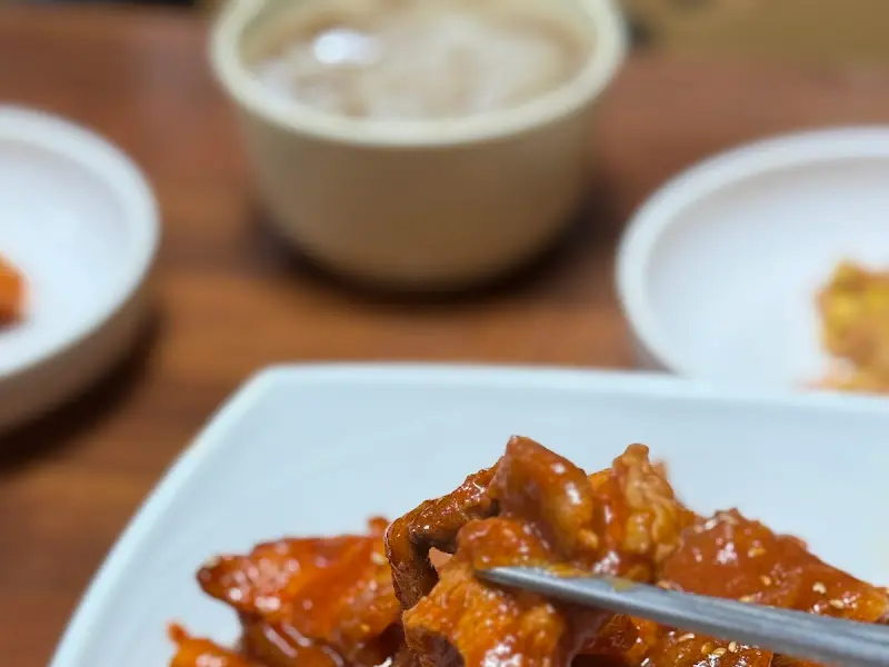 윤기 자르르 흐르는 제육볶음