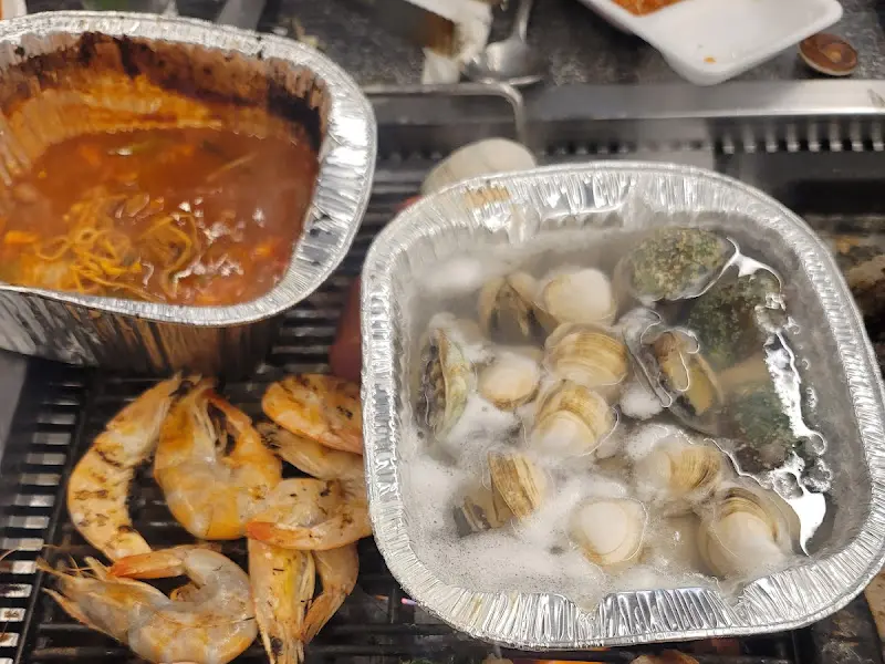 조개와 함께 끓여먹는 라면은 최고의 조합