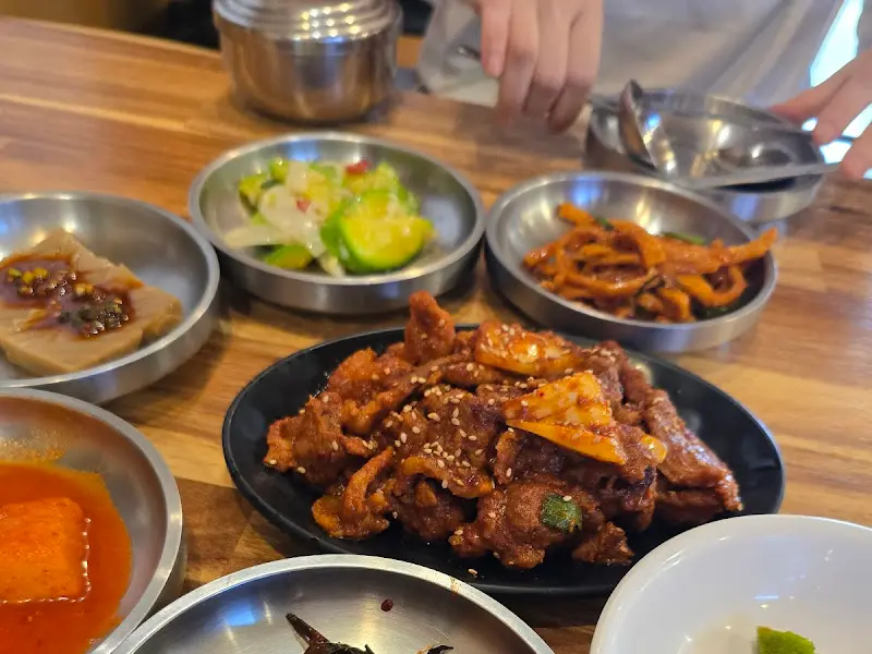 윤기가 흐르는 제육볶음