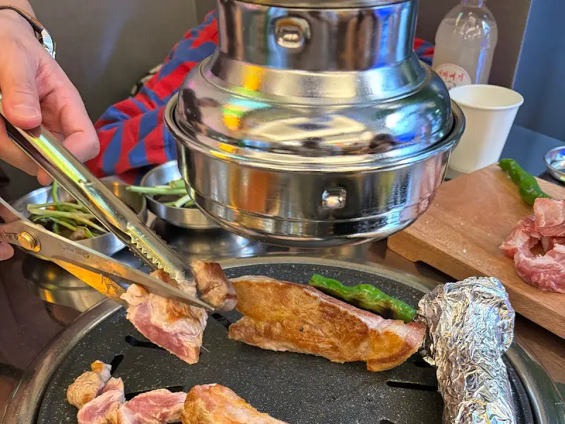 고기 굽는 모습