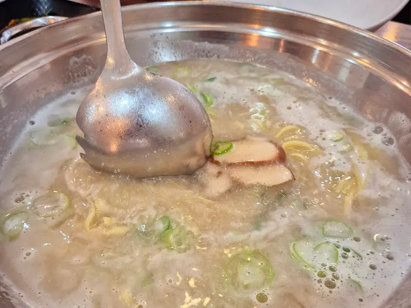 고소한 들깨 칼국수