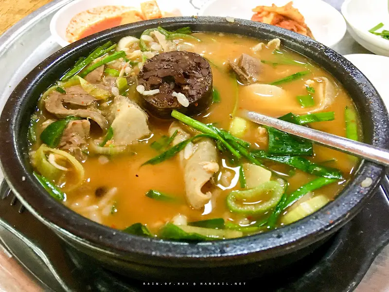 제일순대의 순대국밥