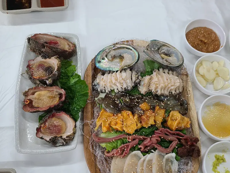 다채로운 해산물이 한가득, 스끼다시 천국