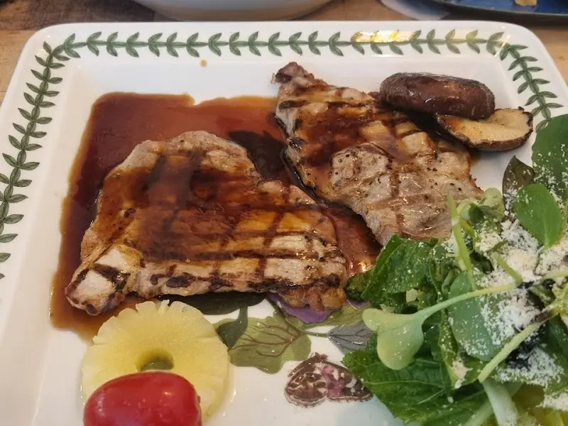 또 다른 각도에서 바라본 목살 스테이크