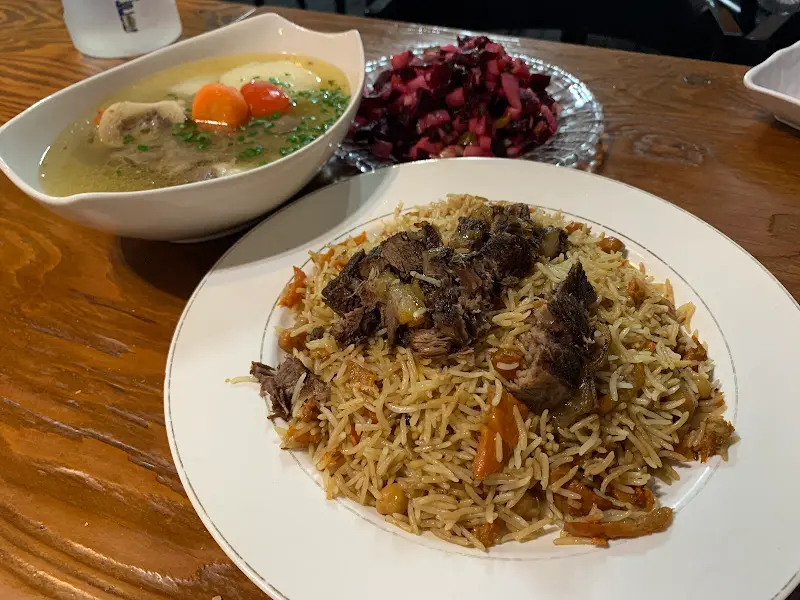 쁠롭, 양고기 수프, 샐러드