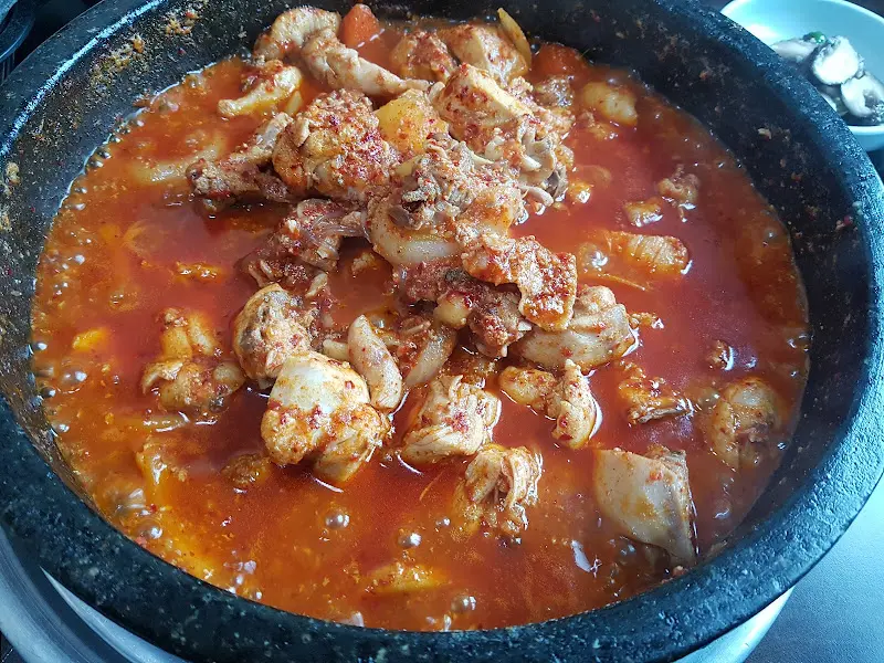 매콤달콤한 닭볶음탕