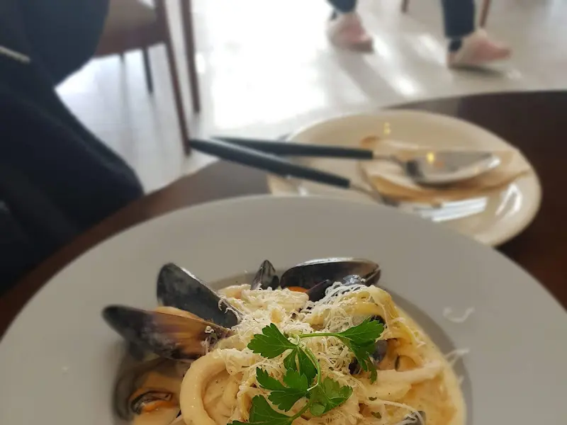 해산물이 풍부하게 들어간 파스타