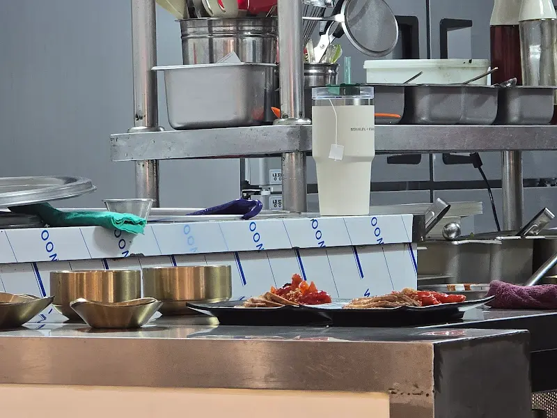 서민막국수 음식 준비 모습