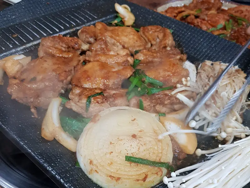 닭갈비와 버섯, 양파