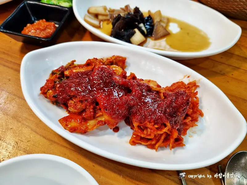 맛깔스러운 낙지볶음