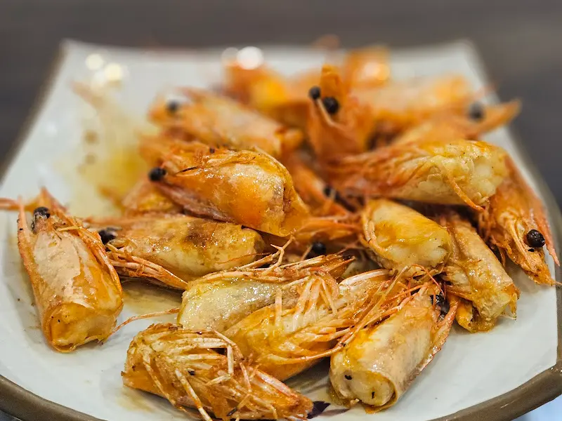 노릇하게 구워진 새우