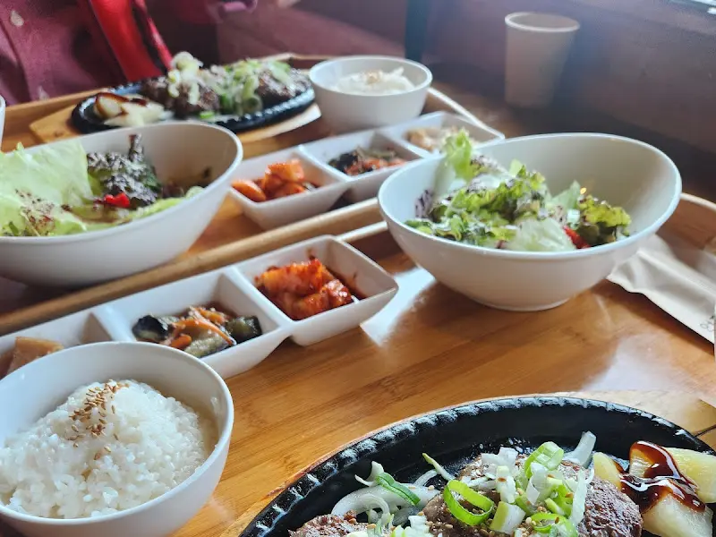 전체적인 음식 세팅