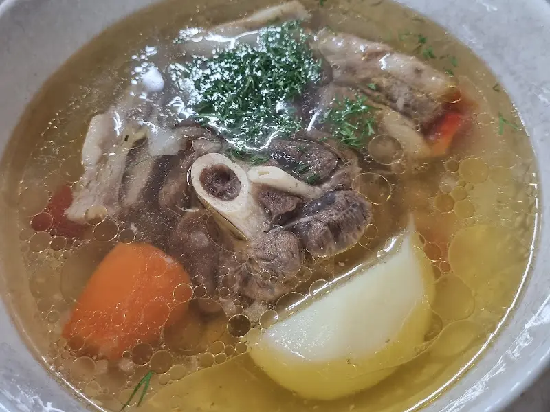 진한 육수가 인상적인 양고기 스프