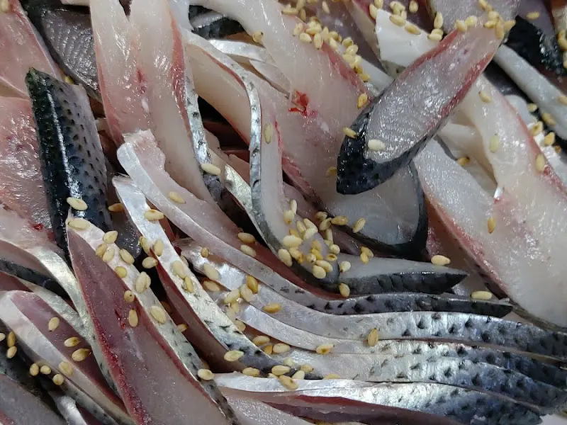 윤기가 흐르는 방어회