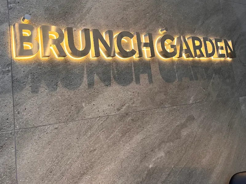 BRUNCH GARDEN