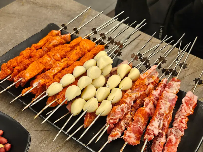 다양한 맛의 양꼬치 모듬