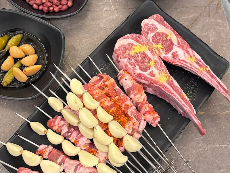 신선한 양갈비와 양꼬치