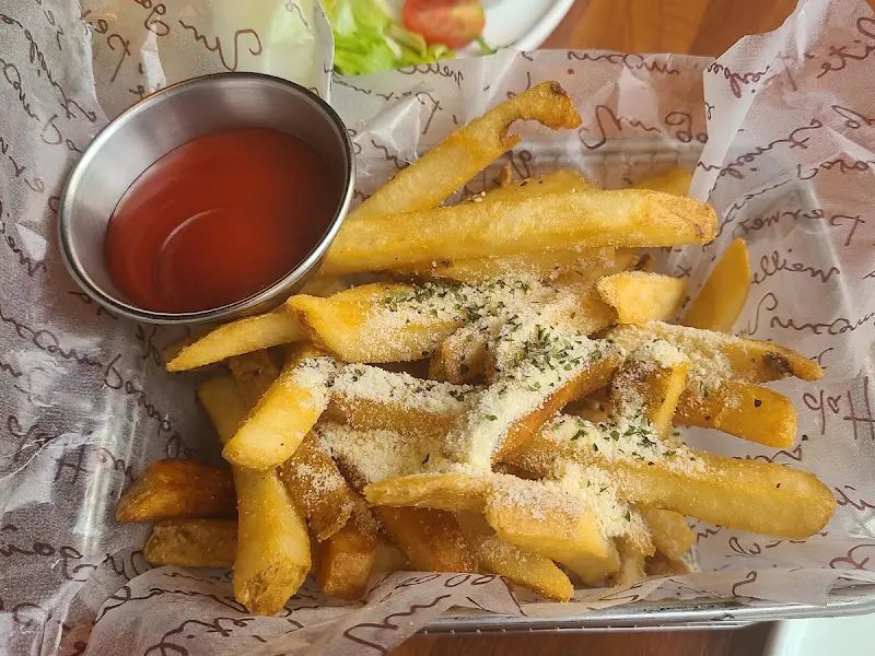 파마산 치즈 감자튀김