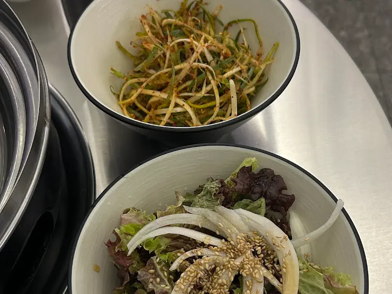 고기와 환상적인 궁합을 자랑하는 밑반찬