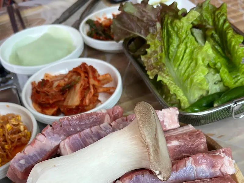 흑돼지 삼겹살 한 상 차림