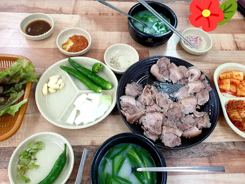 산동돼지국밥 수육