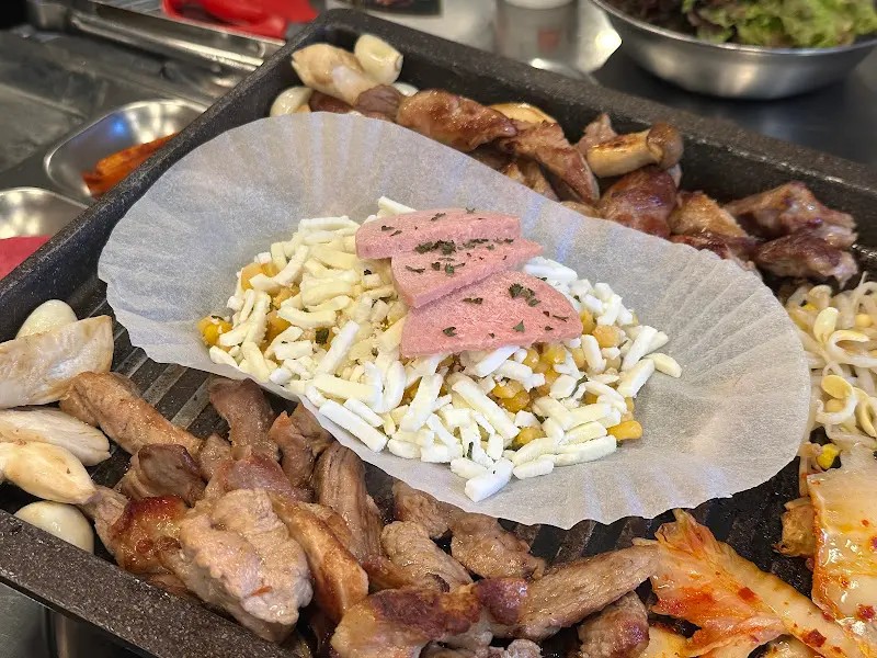 쇼미더고기 가게 전경