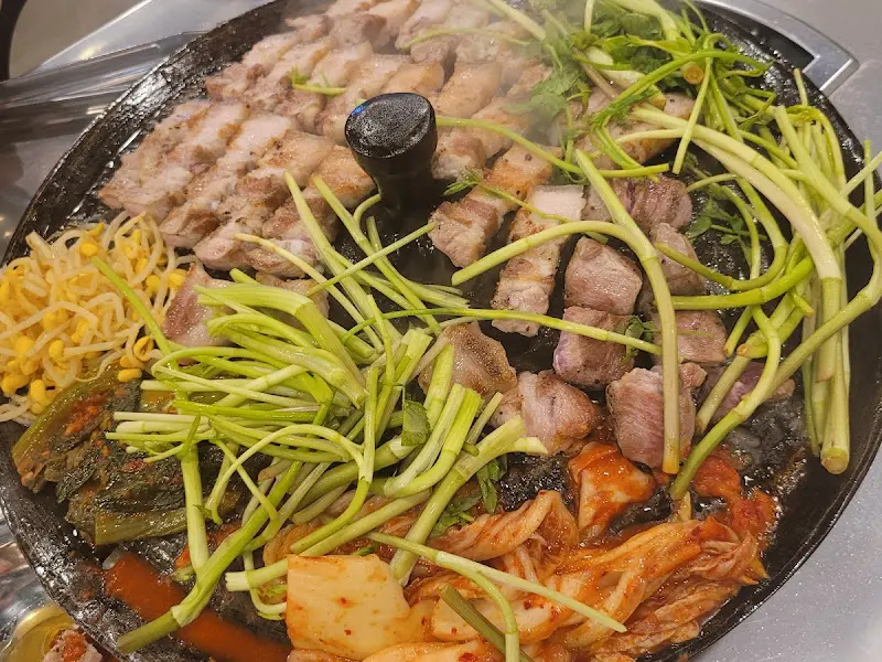 삼겹살과 미나리의 조화