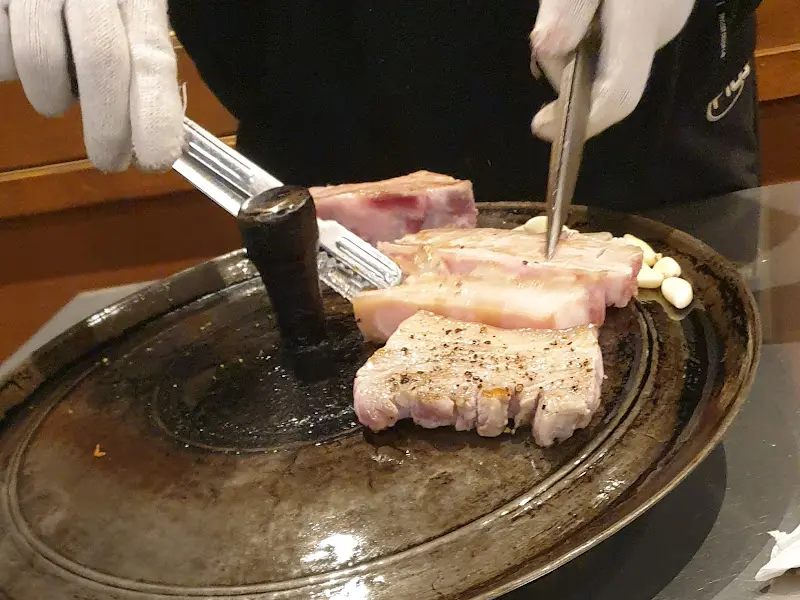 구워지는 삼겹살