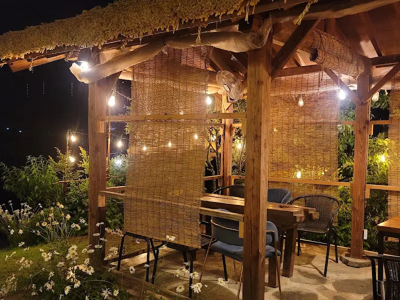 카페 외부 좌석