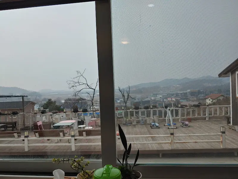 식당에서 바라본 탁 트인 전망