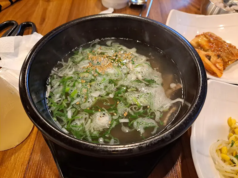 파가 듬뿍 올라간 한우곰탕