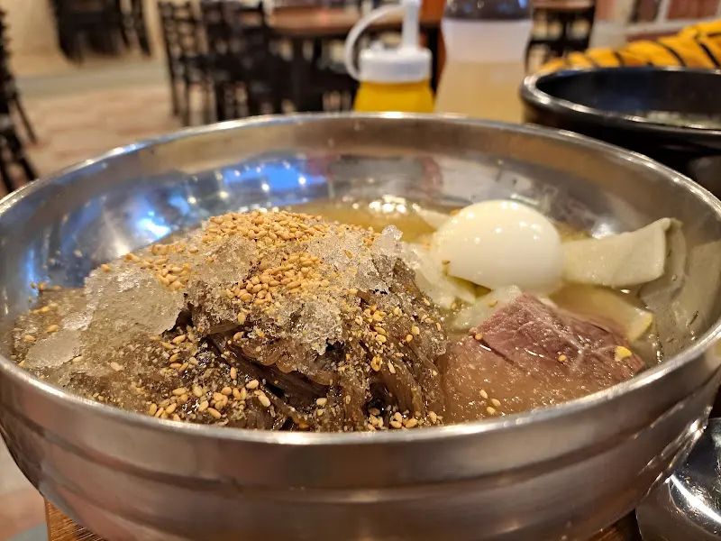 살얼음이 동동 뜬 물냉면