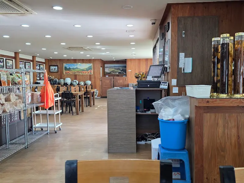 용궁단골식당 내부