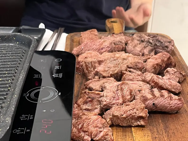 직원분이 직접 구워주는 우대갈비