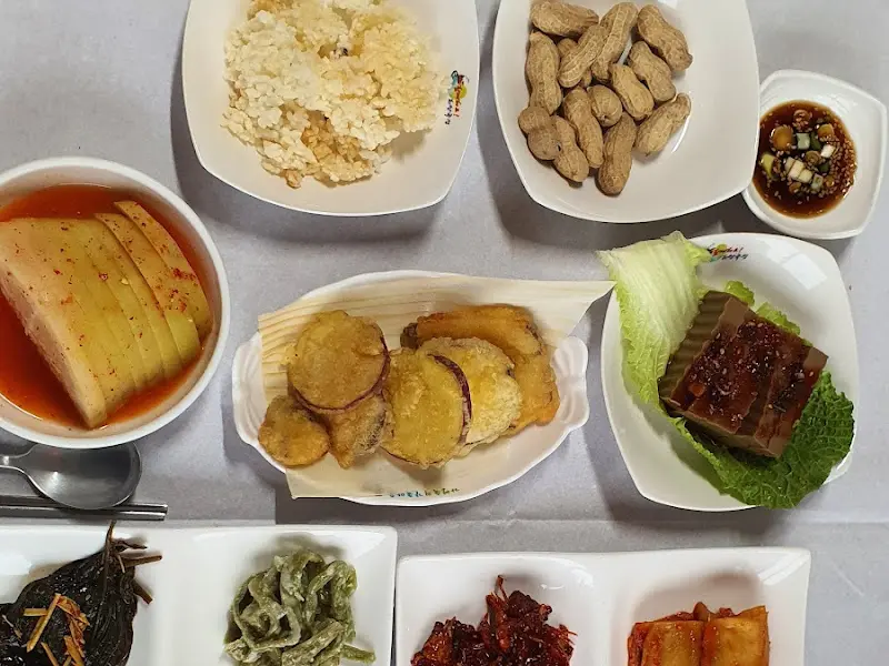 맛있어 보이는 반찬들