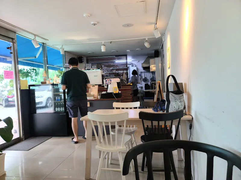 오늘도 무사히 내부 모습