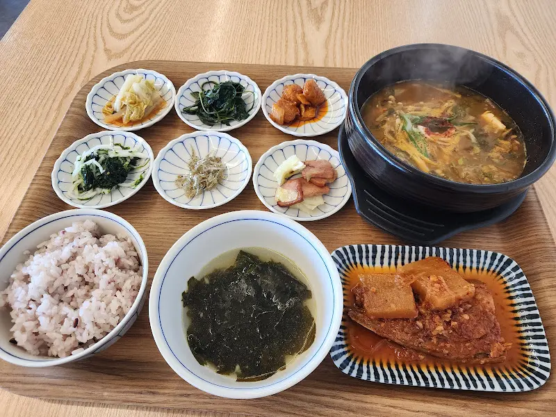 한상차림 전체샷