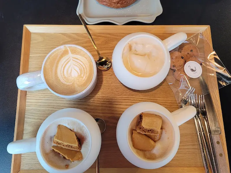 카페 Gru의 음료와 디저트