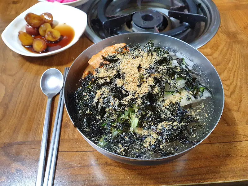 푸짐한 막국수 한 상