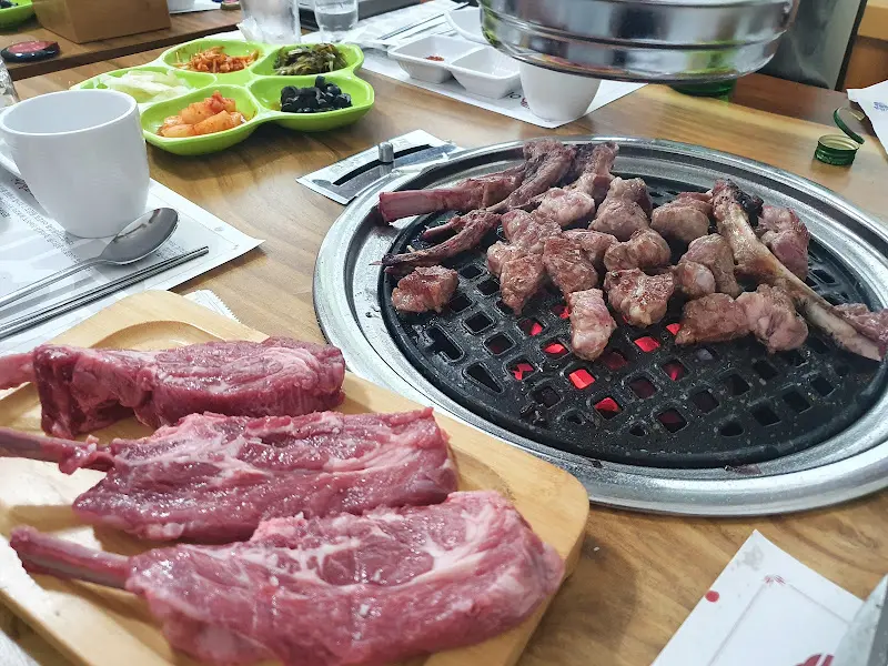 맛있게 익은 양고기