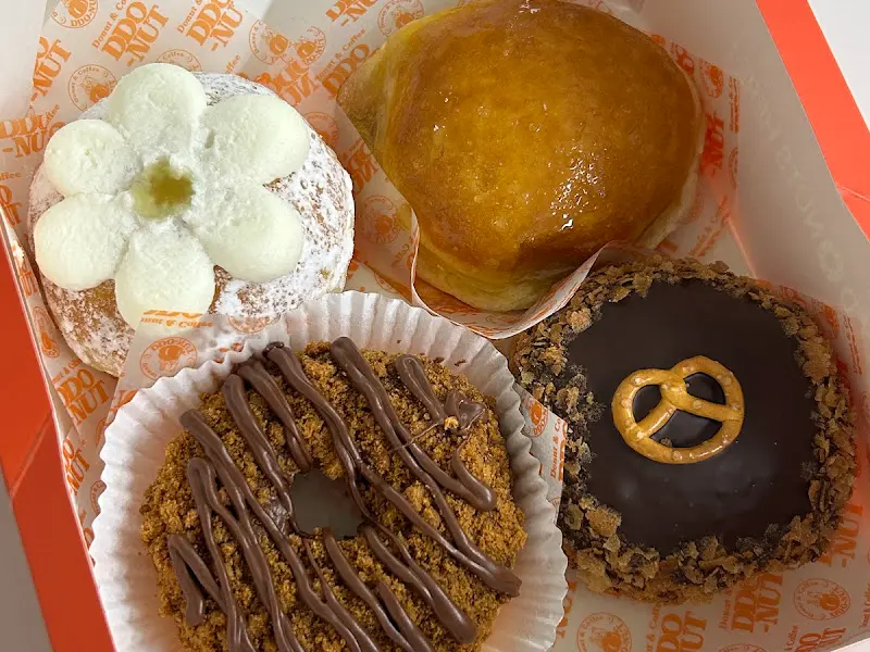 포장된 도넛 세트