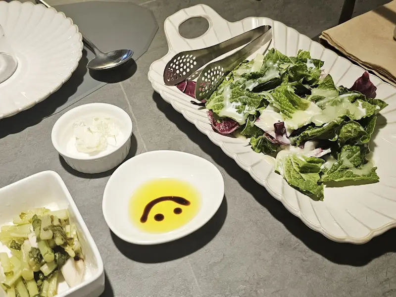 샐러드와 올리브오일