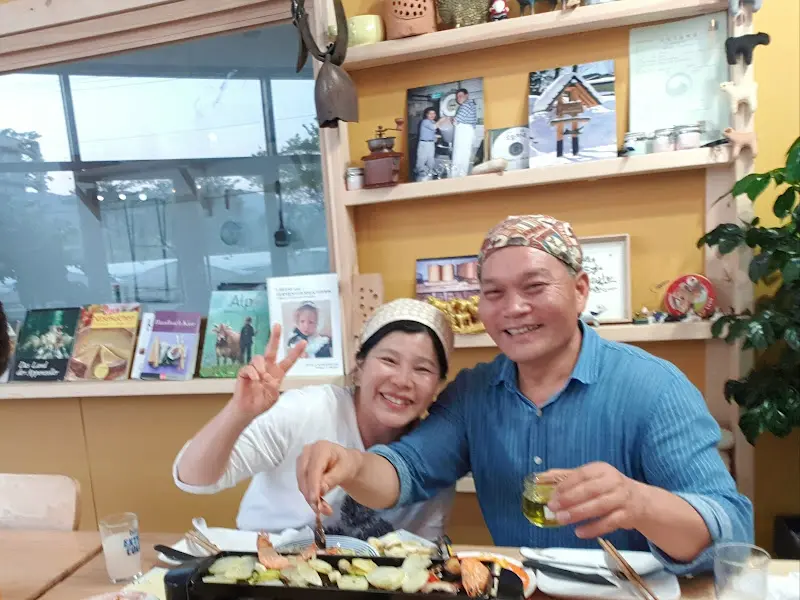 상남치즈 주인장 부부