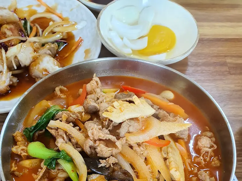 찹쌀 탕수육과 차돌짬뽕