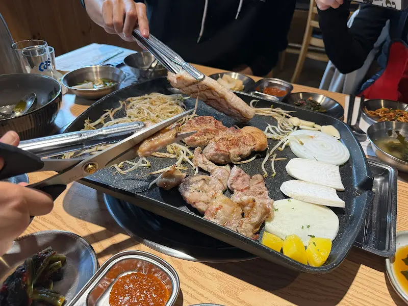 고기 굽는 모습