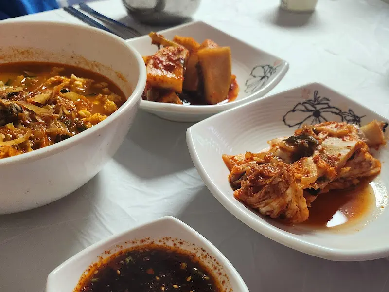 밑반찬과 짬뽕순두부