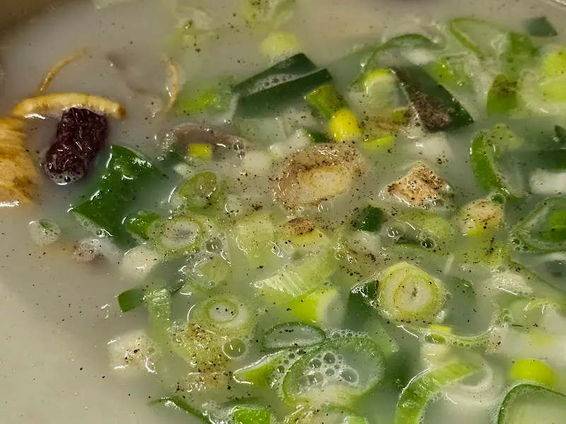 스지탕에 듬뿍 들어간 파