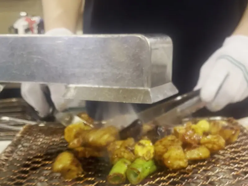 직원들이 직접 구워주는 모습